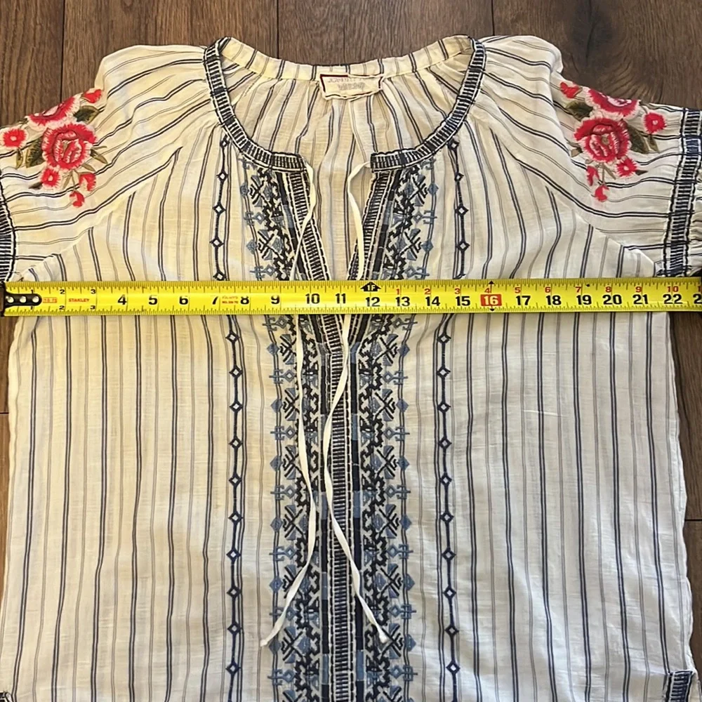 Johnny Was embroidered top size small. - Picture 6 of 11